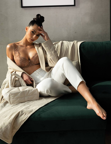 MAT BIUSTONOSZ CARMELA M-053/22 CAPUCCINO